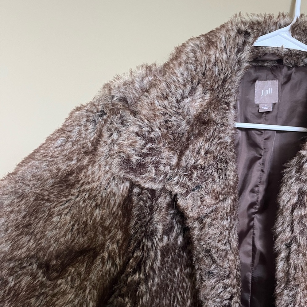 Faux Fur Jacket - Picture 3 of 4